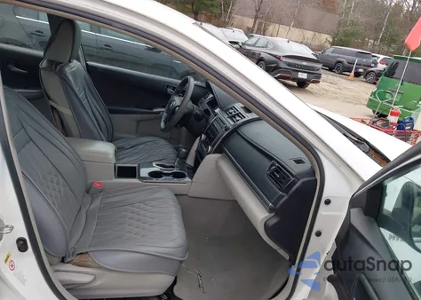 2012 Toyota Camry Hybrid Le z USA, uszkodzony, nr VIN 4T1BD1FK8CU019657